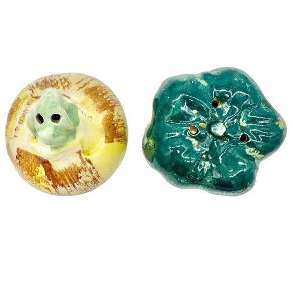 Vintage Ceramic Onion and Bell Pepper Salt And Pepper Shakers Unique - Picture 2 of 7